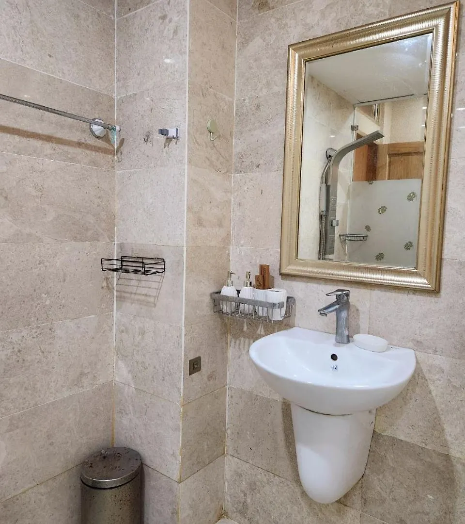 Apart Otel F F House Homestay Ho Şi Min