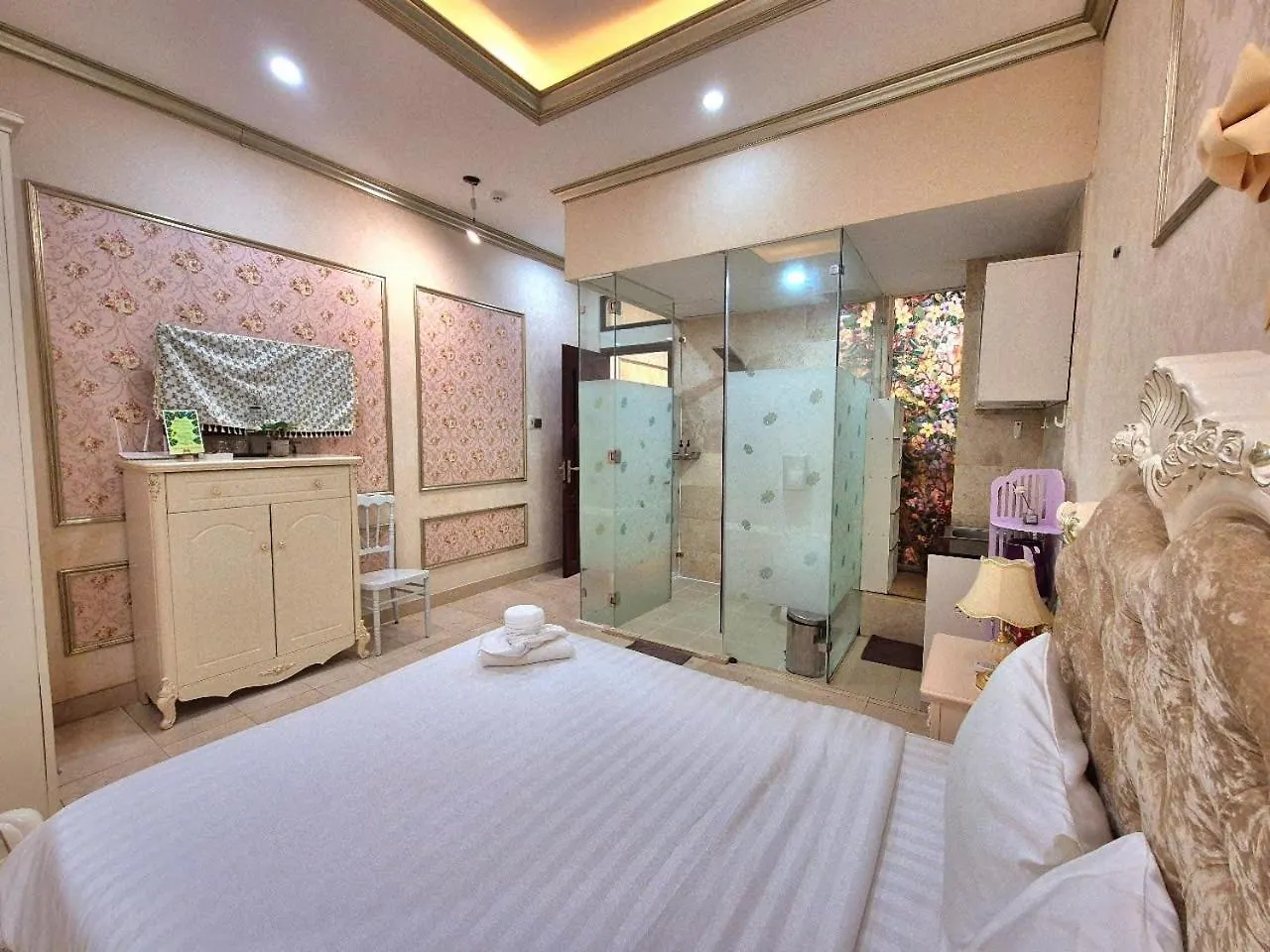 F F House Homestay Ho Şi Min Apart Otel